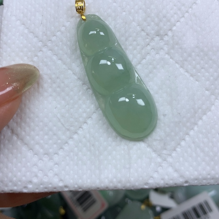 翡翠18K金镶嵌颈饰挂件