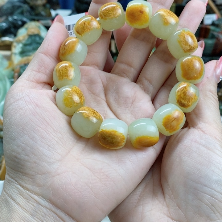 透闪石质玉手链未镶嵌