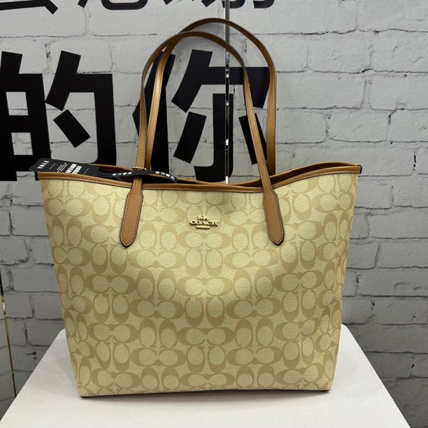99新 COACH/蔻驰 S125奶茶色黄边 33*30