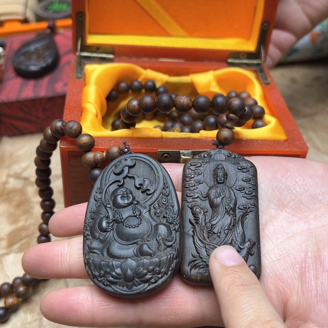 大叶紫檀（黑酸枝木类）