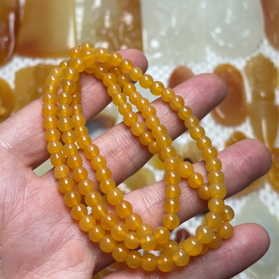 石英质玉（黄龙玉）颈饰合金