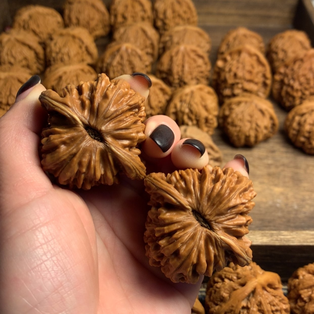 【闪购商品】文玩核桃吊坠滴****滴悍高楼