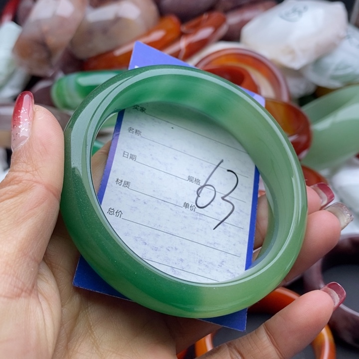 石英质玉手镯未镶嵌