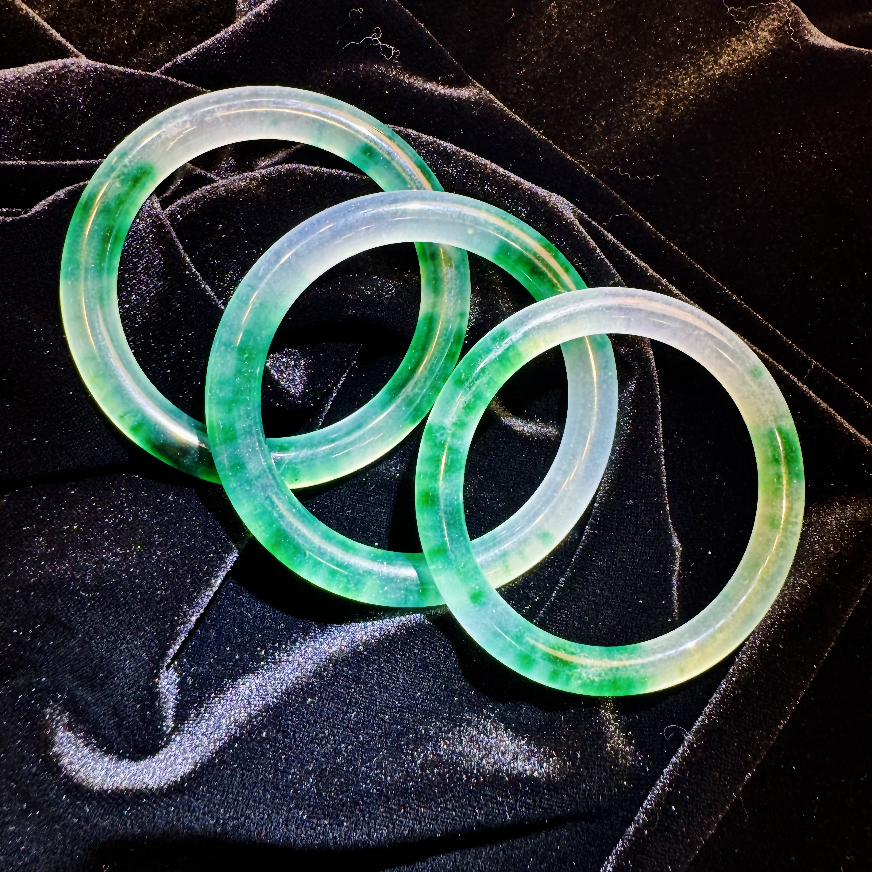 【唐糖甄选】飞雪落春绿如苏贵妃石英岩玉手镯多样性发其一【YBA36】