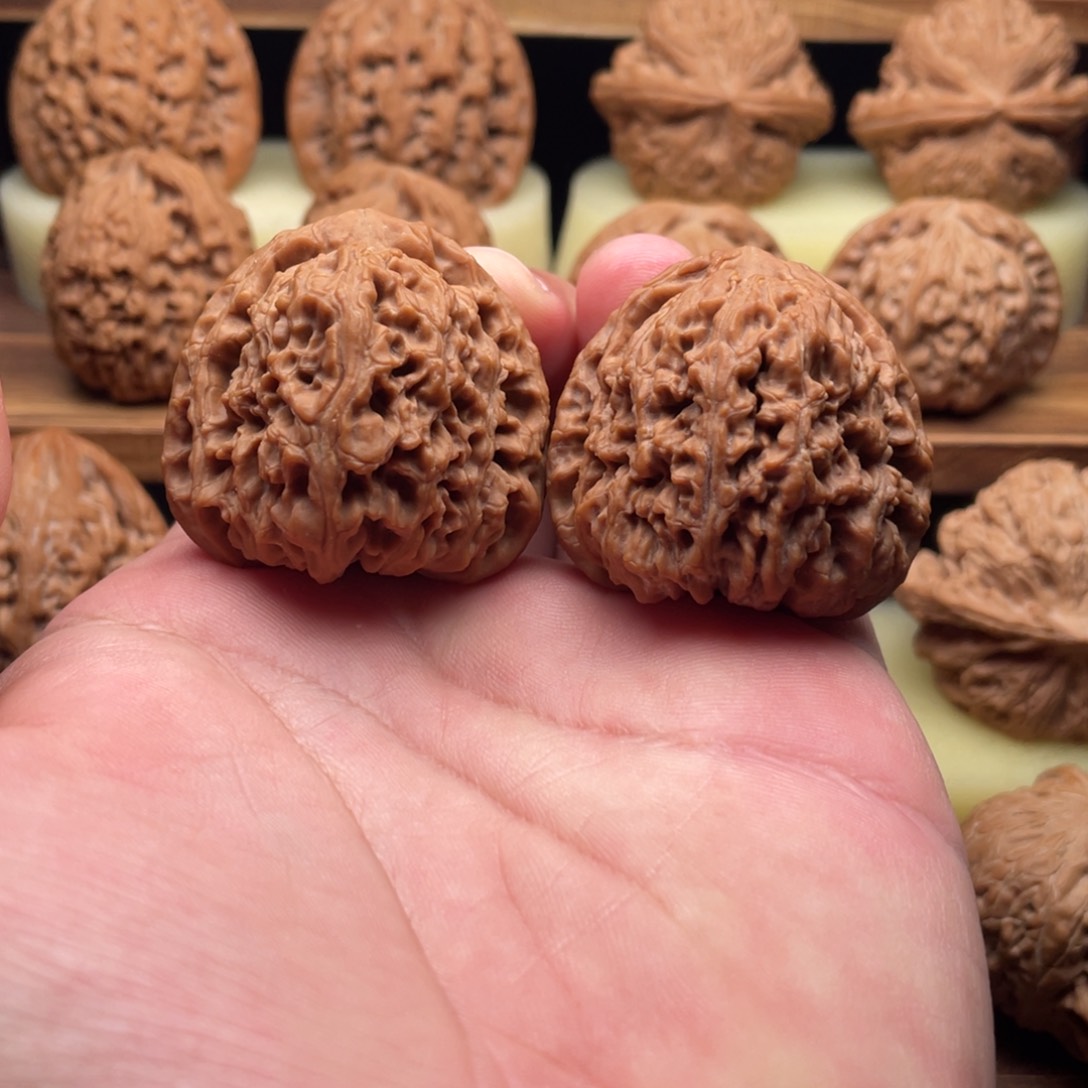 文玩核桃吊坠39全品三角南疆石