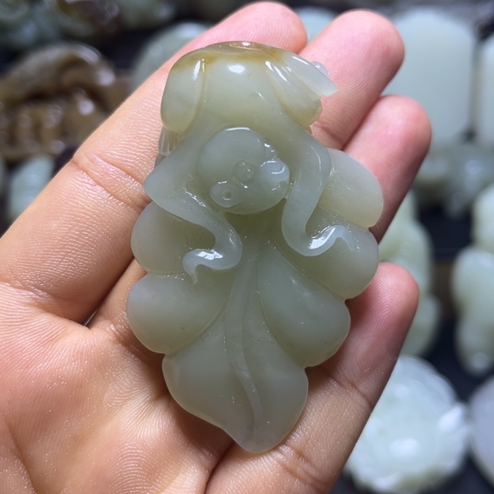 和田玉未镶嵌颈饰