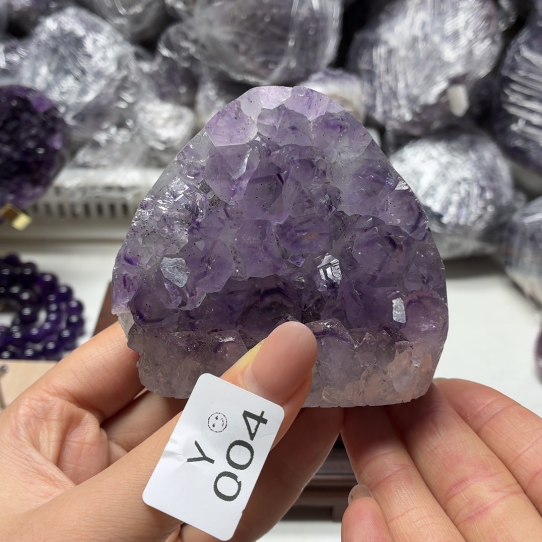 水晶摆件未镶嵌紫水晶