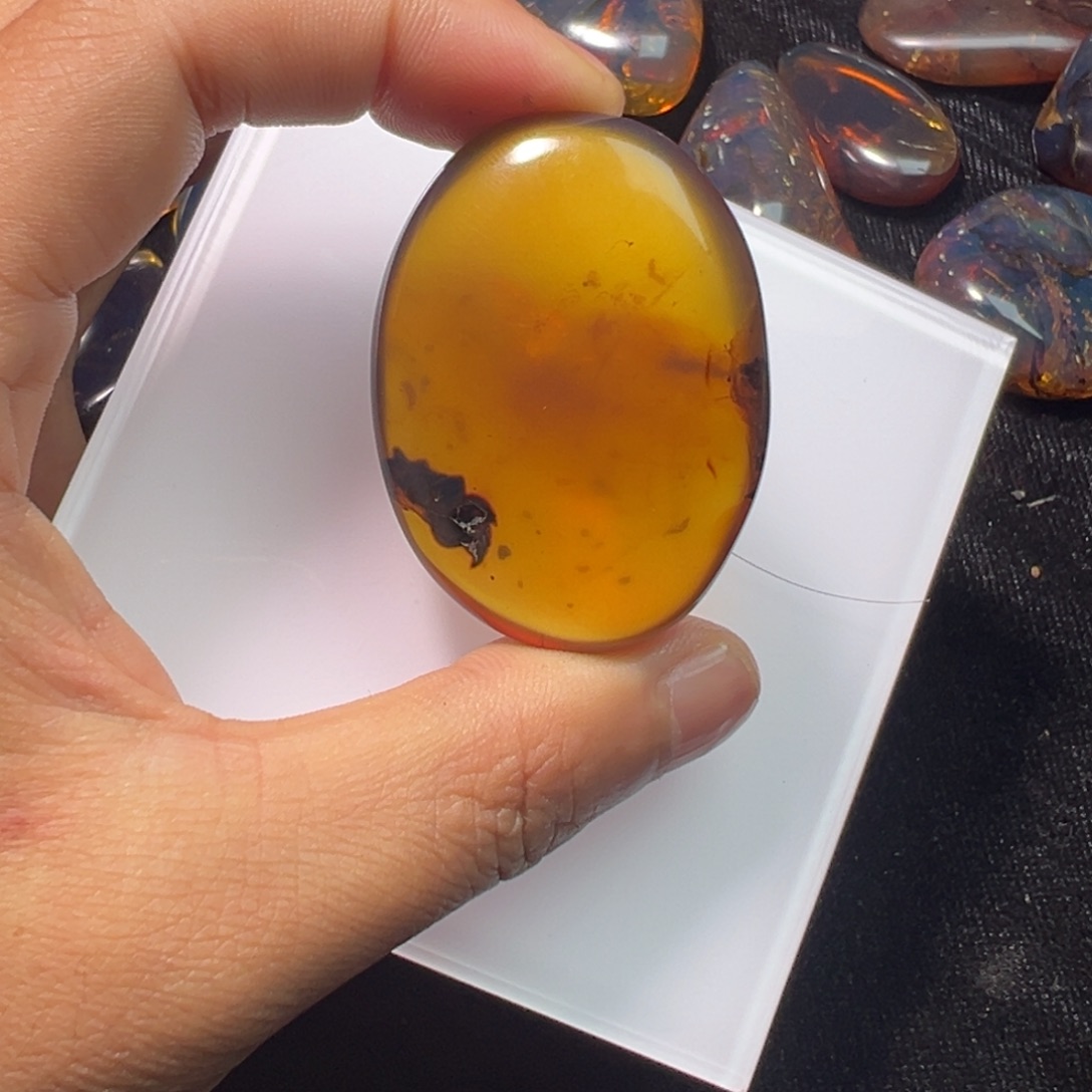 琥珀裸石未镶嵌吊坠