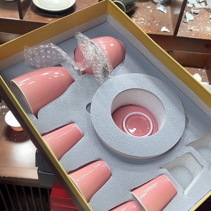 孤品茶具套装等。      