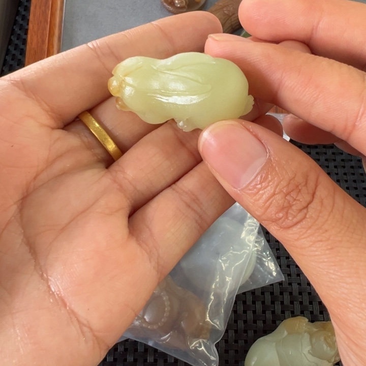 和田玉未镶嵌挂件