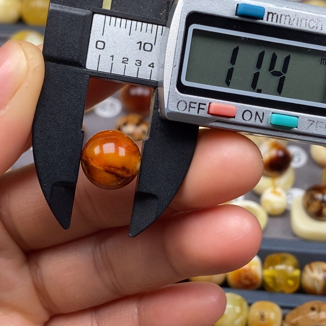 蜜蜡珠宝奇石未镶嵌