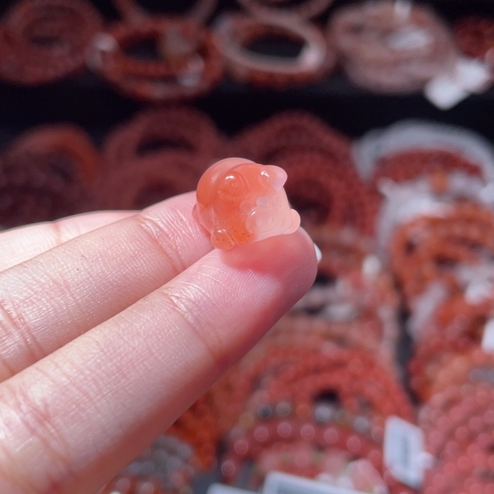 南红玛瑙未镶嵌小猪660