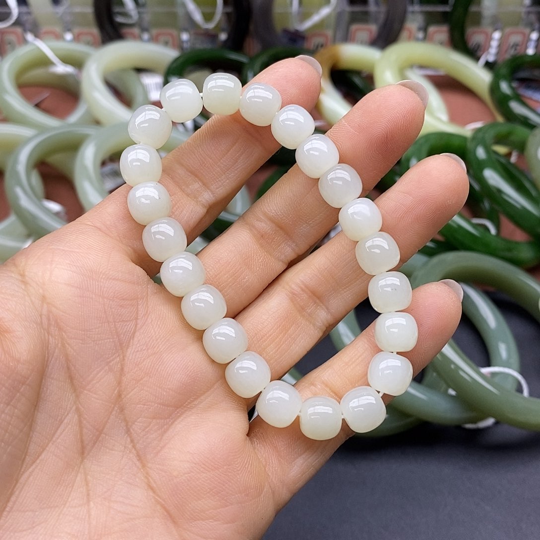 未镶嵌手链和田玉卡8