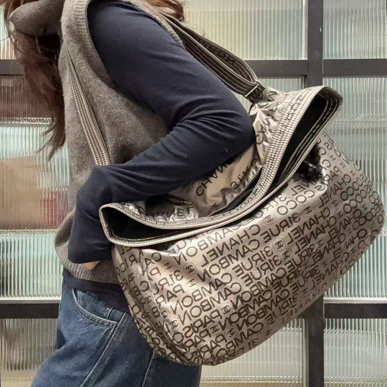 95新 Chanel/香奈儿 【蕾】 3HF512 银色字母满印单肩包