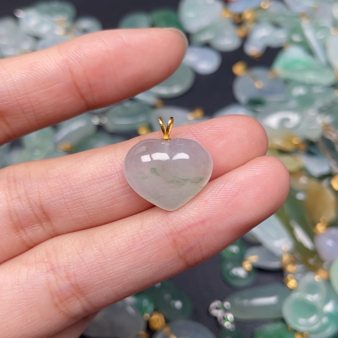 翡翠颈饰18K金镶嵌翡翠