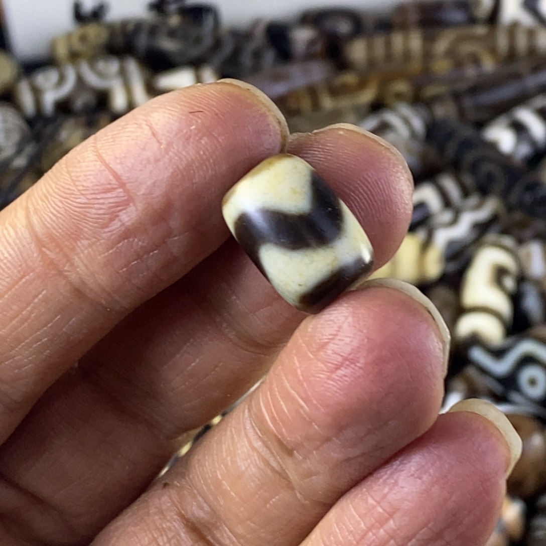 玛瑙/玉髓颈饰未镶嵌黄*郎