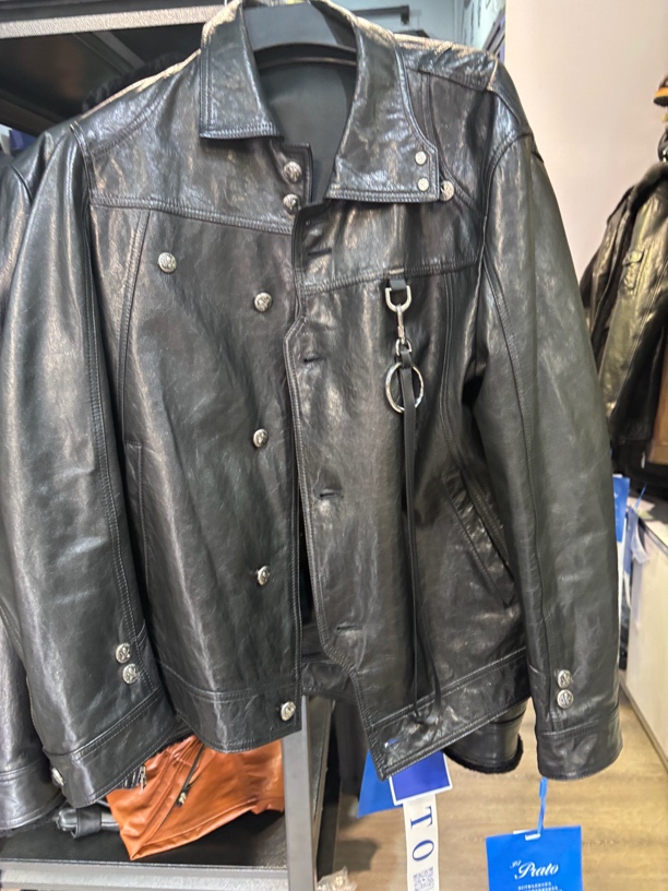 山羊波皮时尚大气，跨越了年龄，穿上它越来越减龄，－个字帅