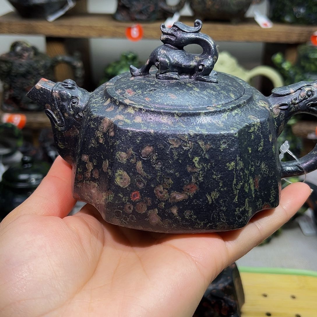 梅花石安山玉龙尊壶260cc