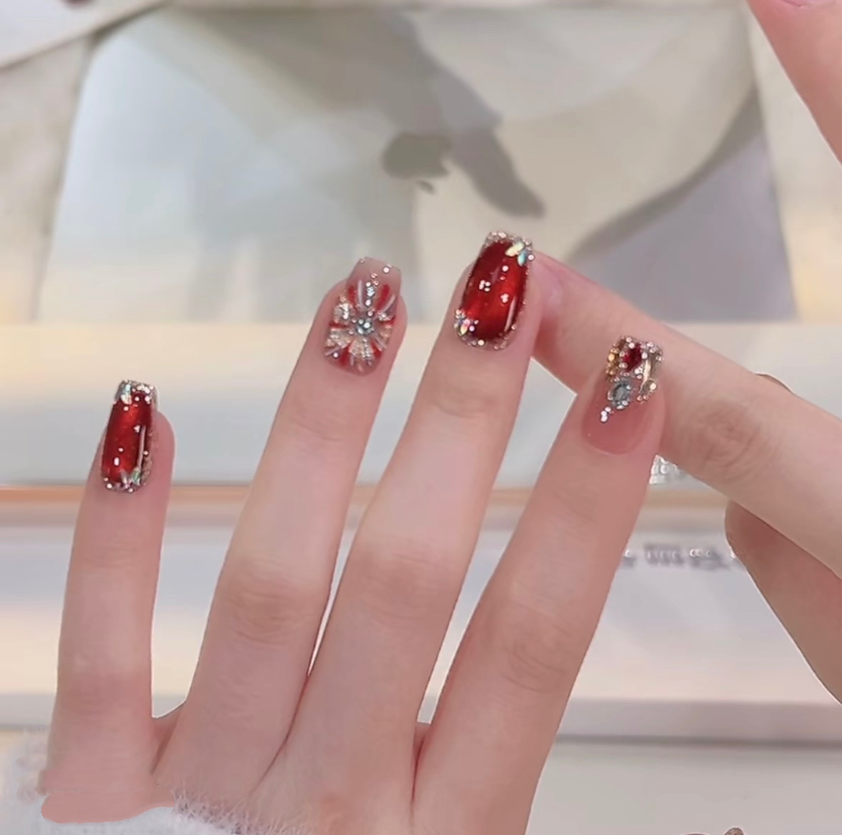 【告白烟火】纯手工穿戴甲红色猫眼手绘烟花高级显白纯手作美甲片