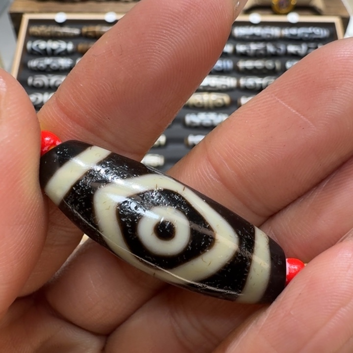 钱***多玛瑙/玉髓未镶嵌颈饰