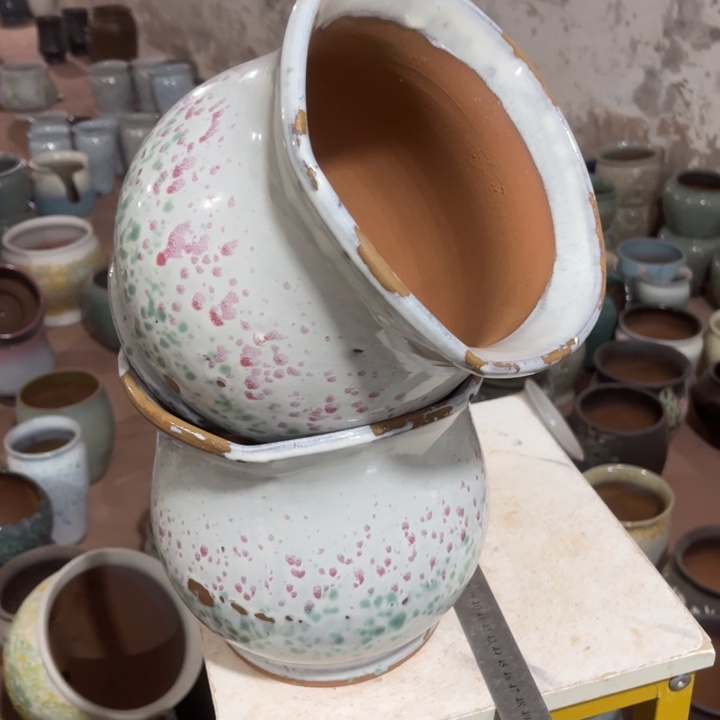 花盆紫砂口径21高度20两只瑕疵