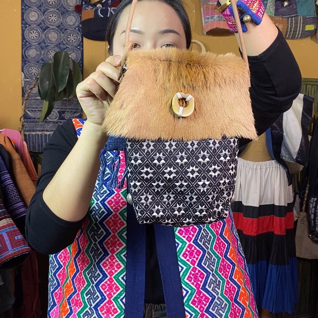 织绣手工织锦包包