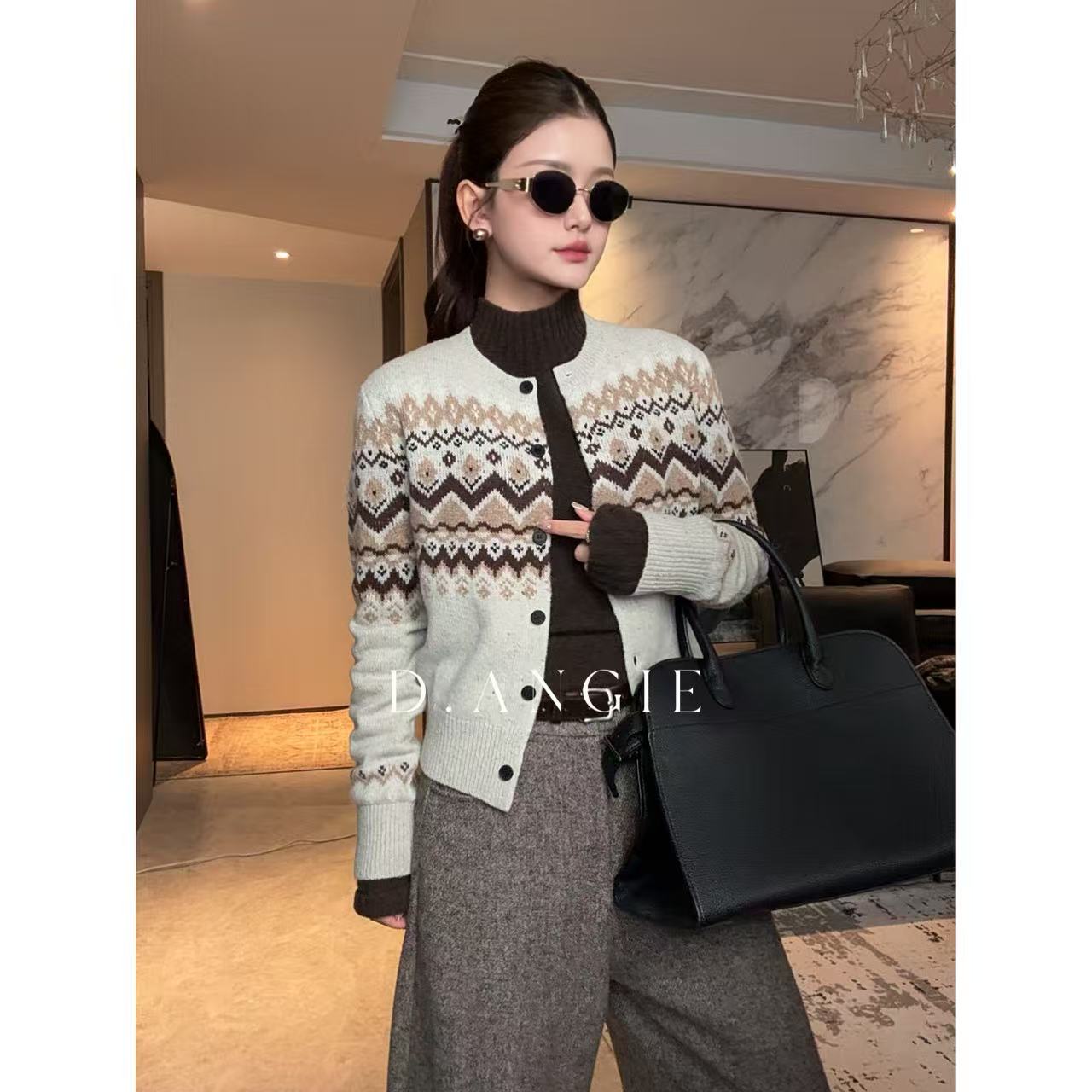 D.Angie【秦岚同款】蒙口费尔岛毛衣开衫2025冬针织衫圆领XMAQ224