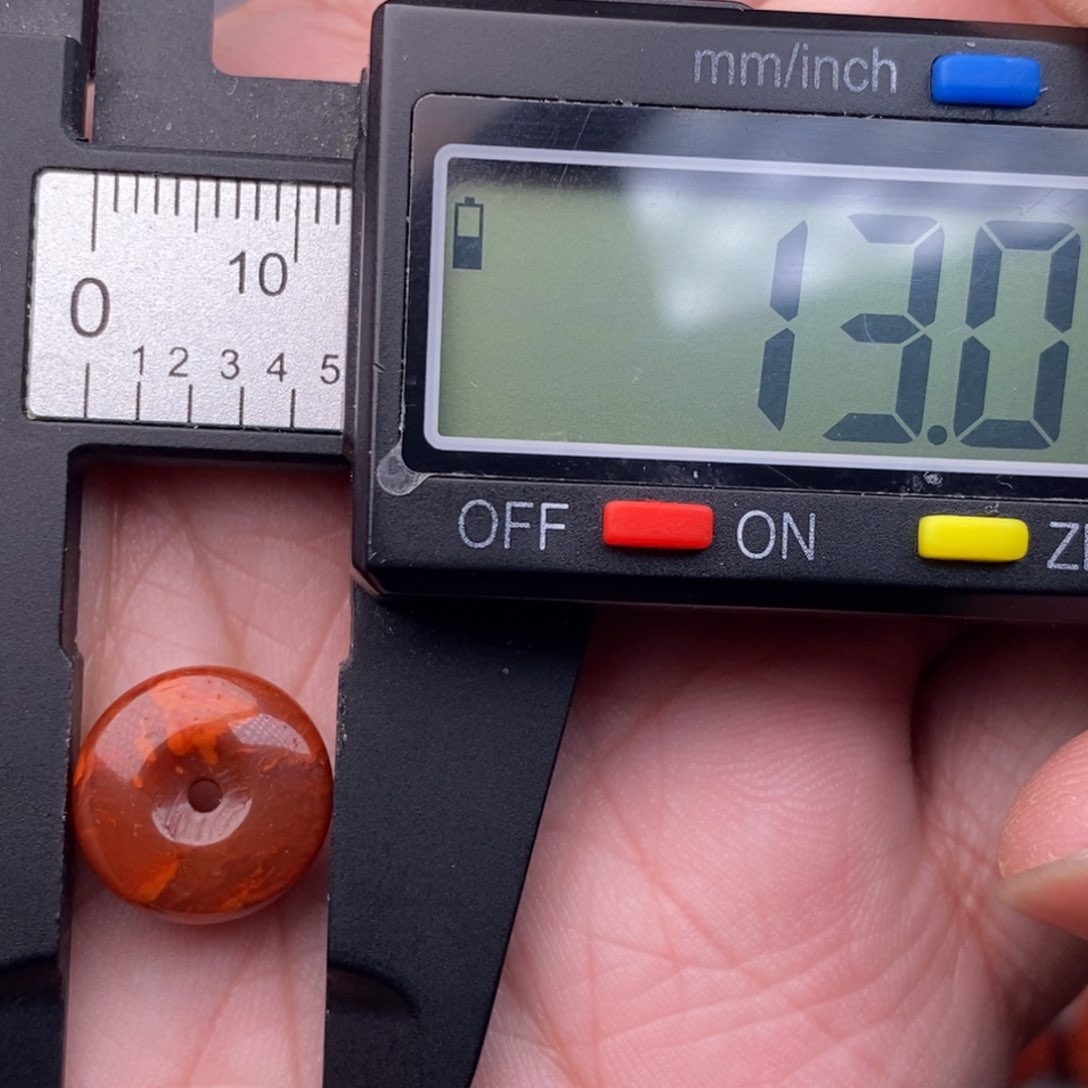 南红玛瑙配饰未镶嵌有瑕疵