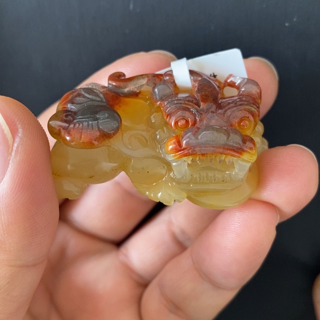 石英质玉（黄龙玉）未镶嵌颈饰