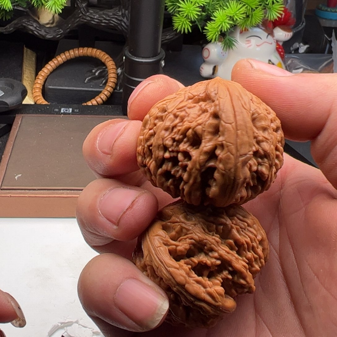 文玩核桃吊坠滢虎头王