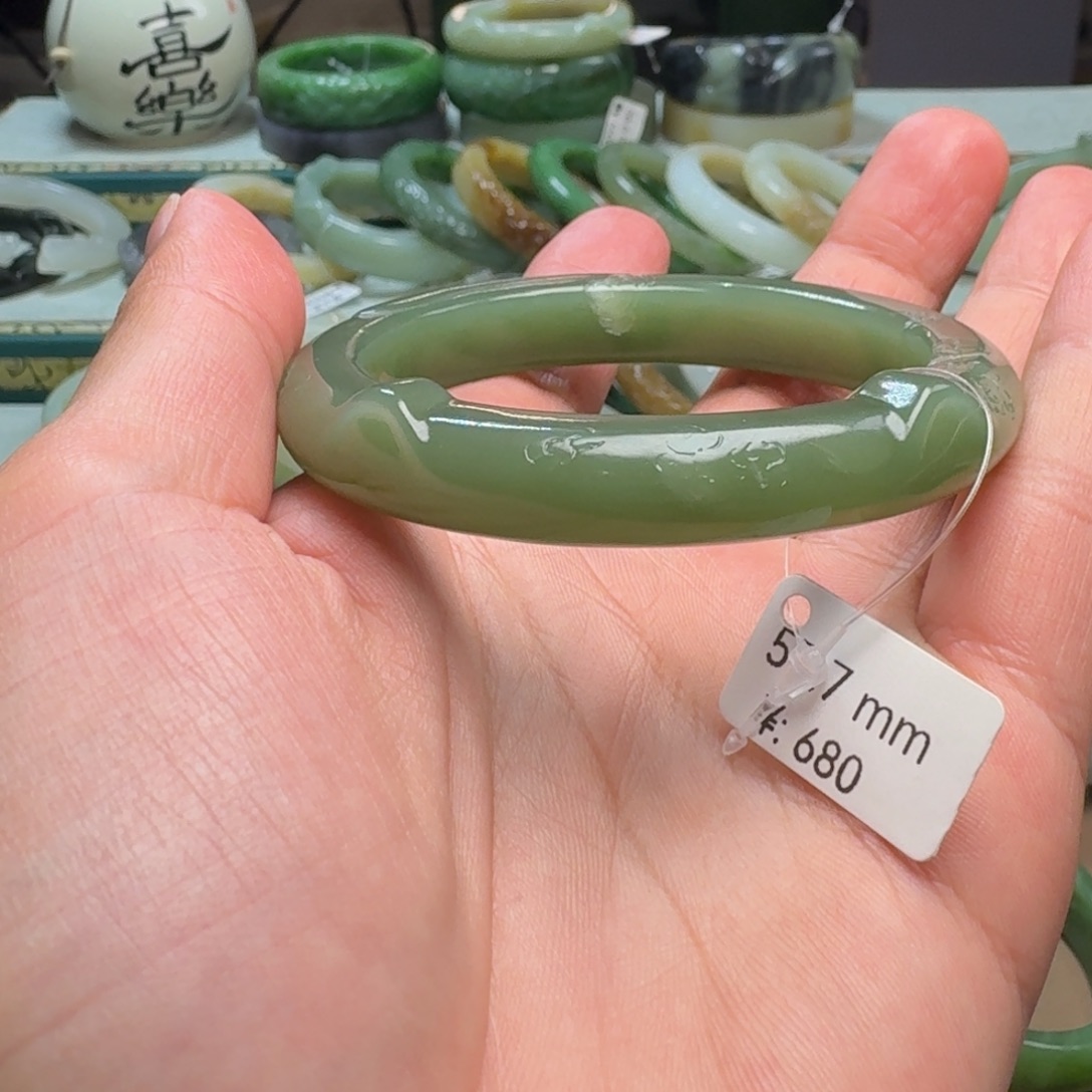 和田玉未镶嵌手镯57.7 