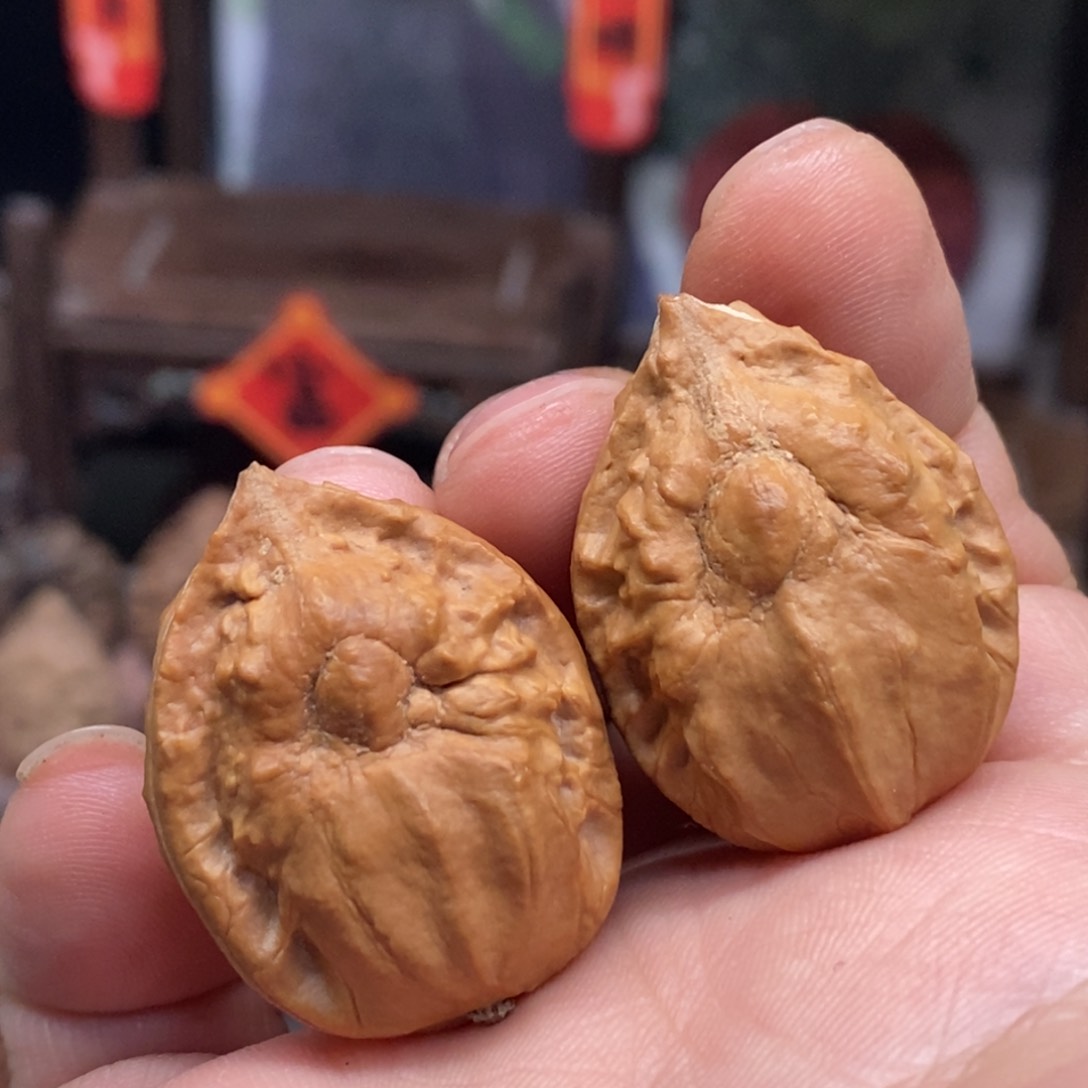 文玩核桃把件双面带豆佛龛