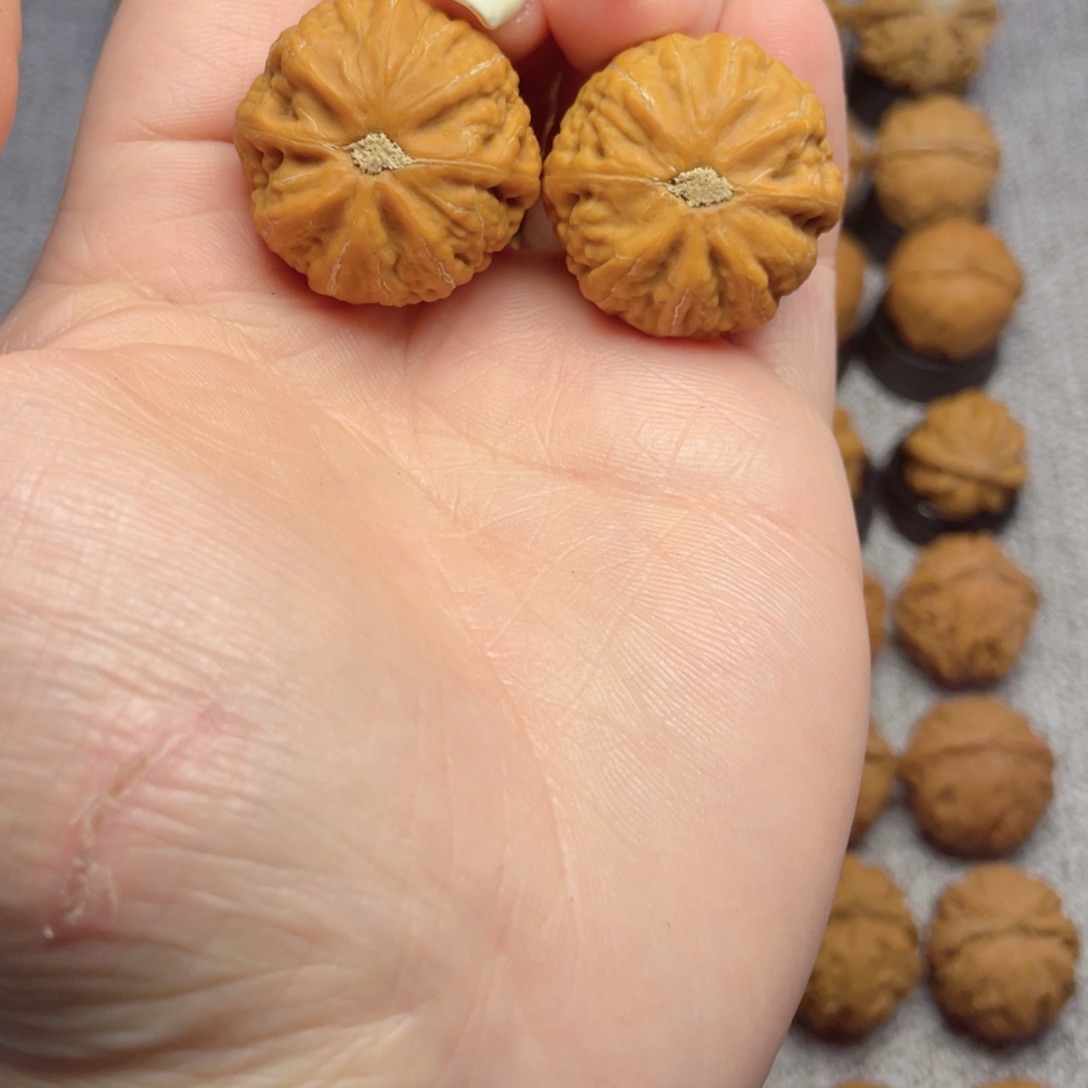 文玩核桃把件肉龙