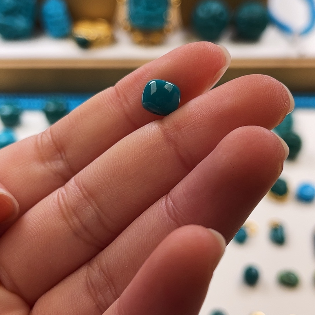 绿松石未镶嵌把件