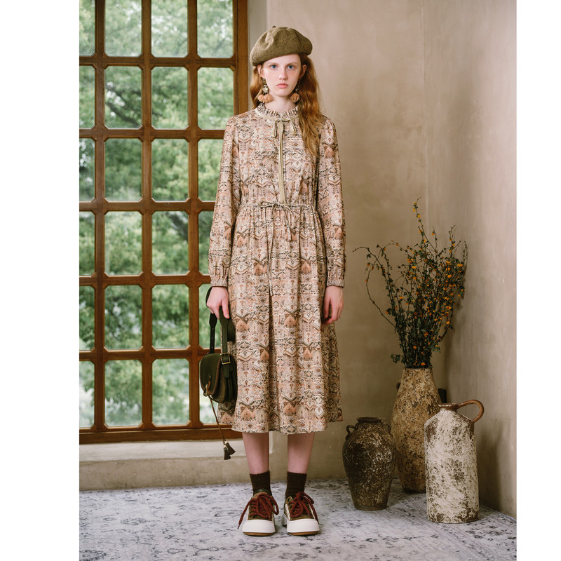 【陈大可专享】菀草壹冬季印花连衣裙女a字系带中长裙Q06100451