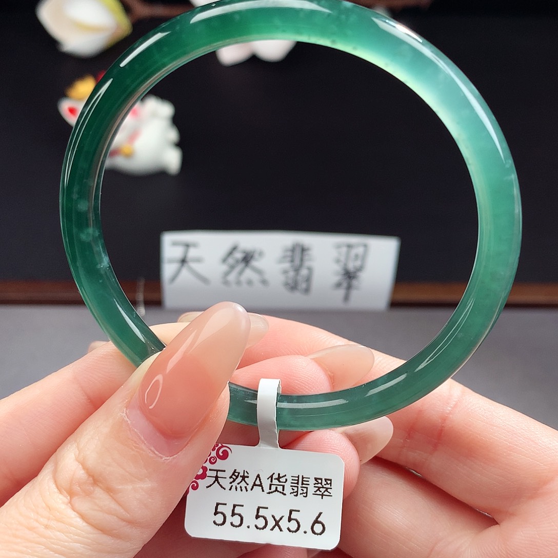 翡翠手镯（圆镯）未镶嵌