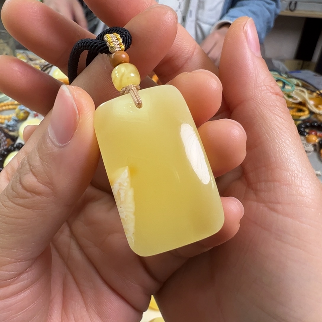 蜜蜡裸石未镶嵌蜜蜡