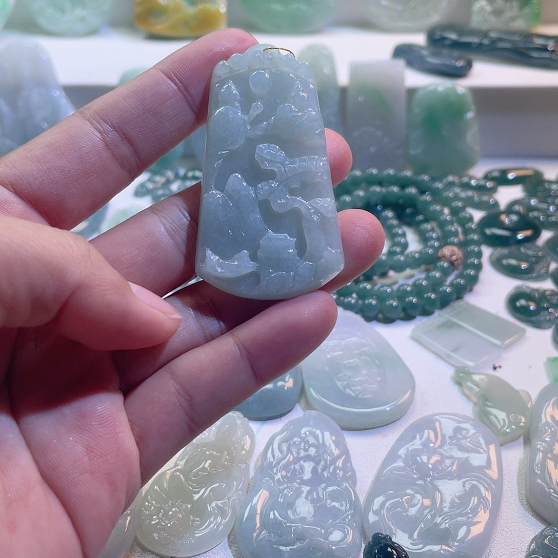 翡翠颈饰未镶嵌翡翠挂件