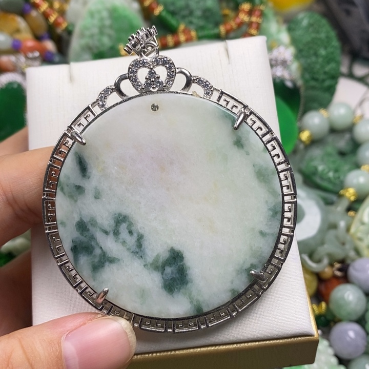 翡翠未镶嵌吊坠(赠链)