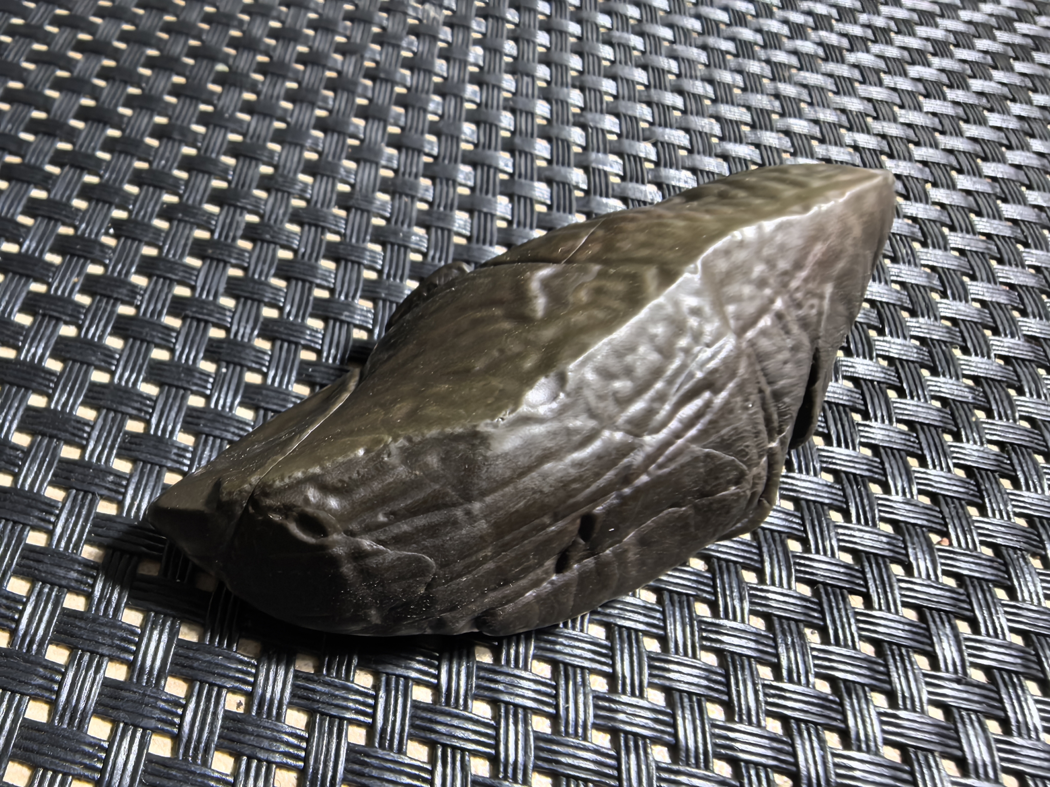 新疆哈密戈壁皱纹泥石把件