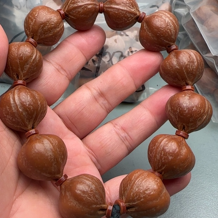 Y***。手串橄榄核橄榄核原皮铁核