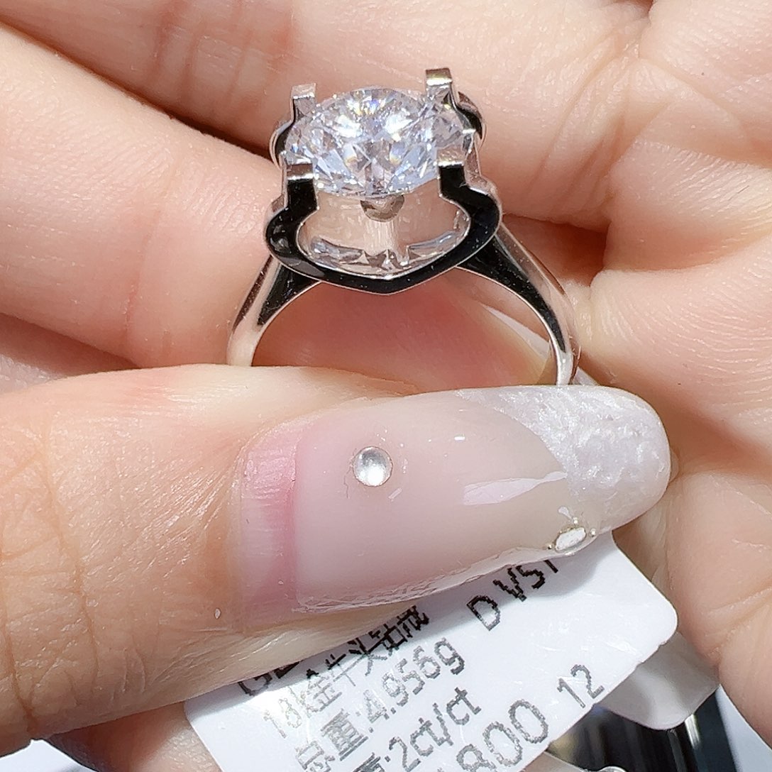 实验室培育钻石18K金镶嵌2