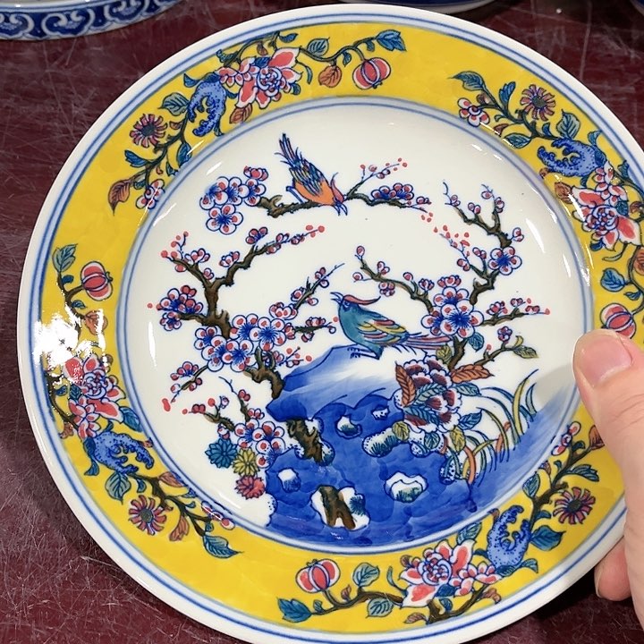 瓷片/////直径21.5厘米。绿。