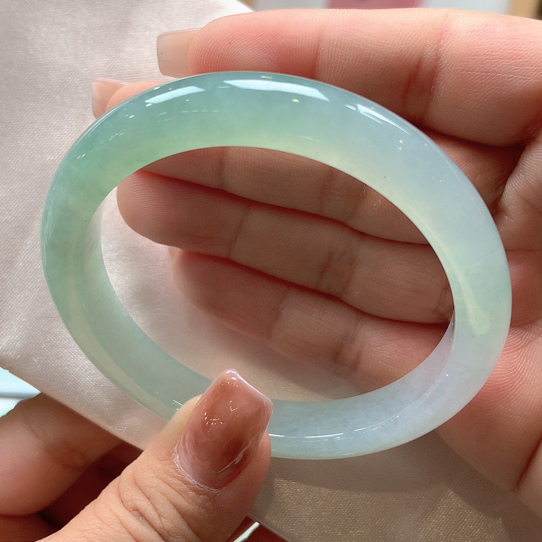 翡翠未镶嵌手镯26号