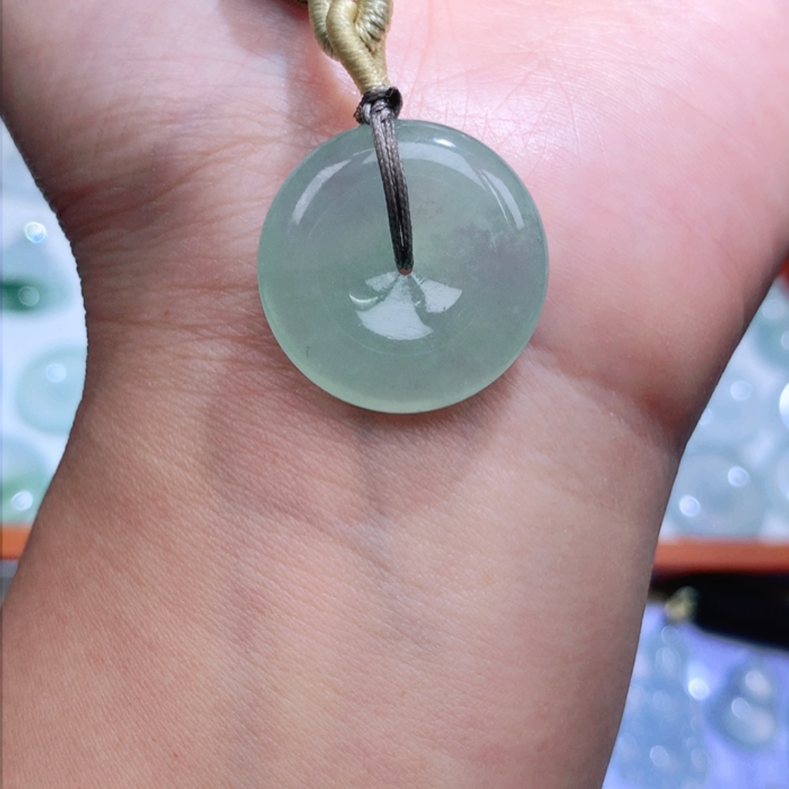 【闪购商品】翡翠颈饰未镶嵌平安扣