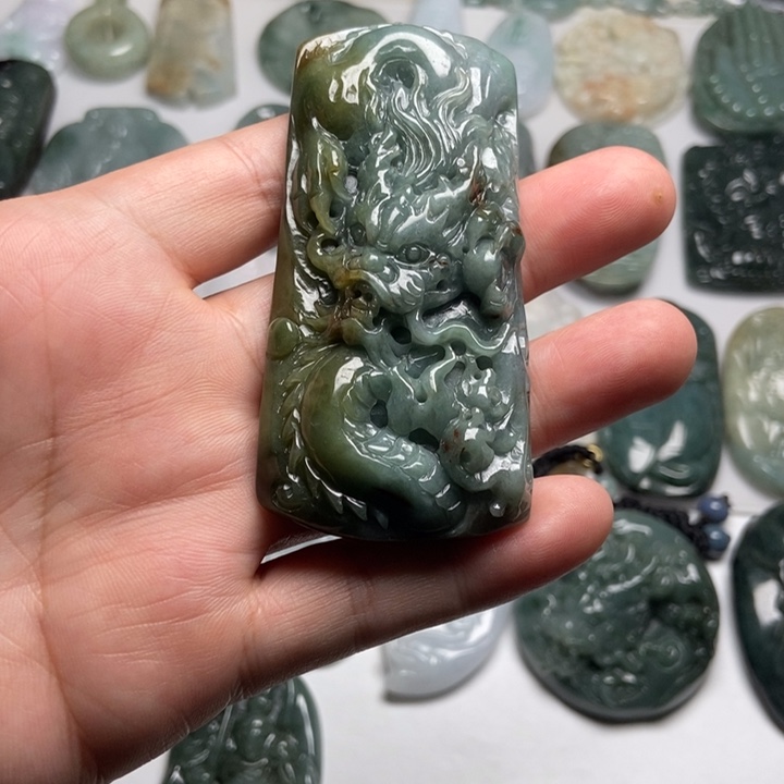 翡翠未镶嵌颈饰龙牌34