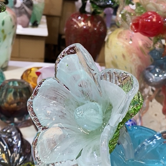 琉璃花瓶高40厘米宽6厘米