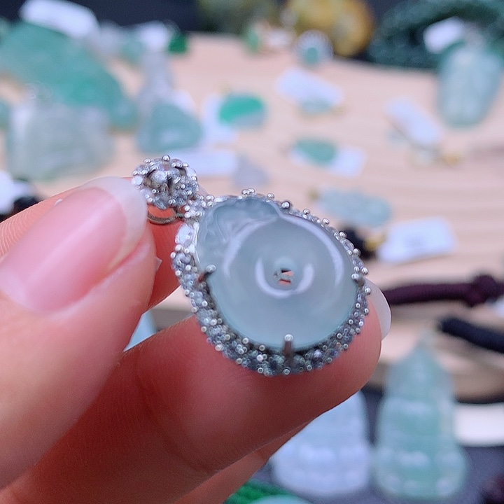 【闪购商品】翡翠颈饰未镶嵌翡翠吊坠