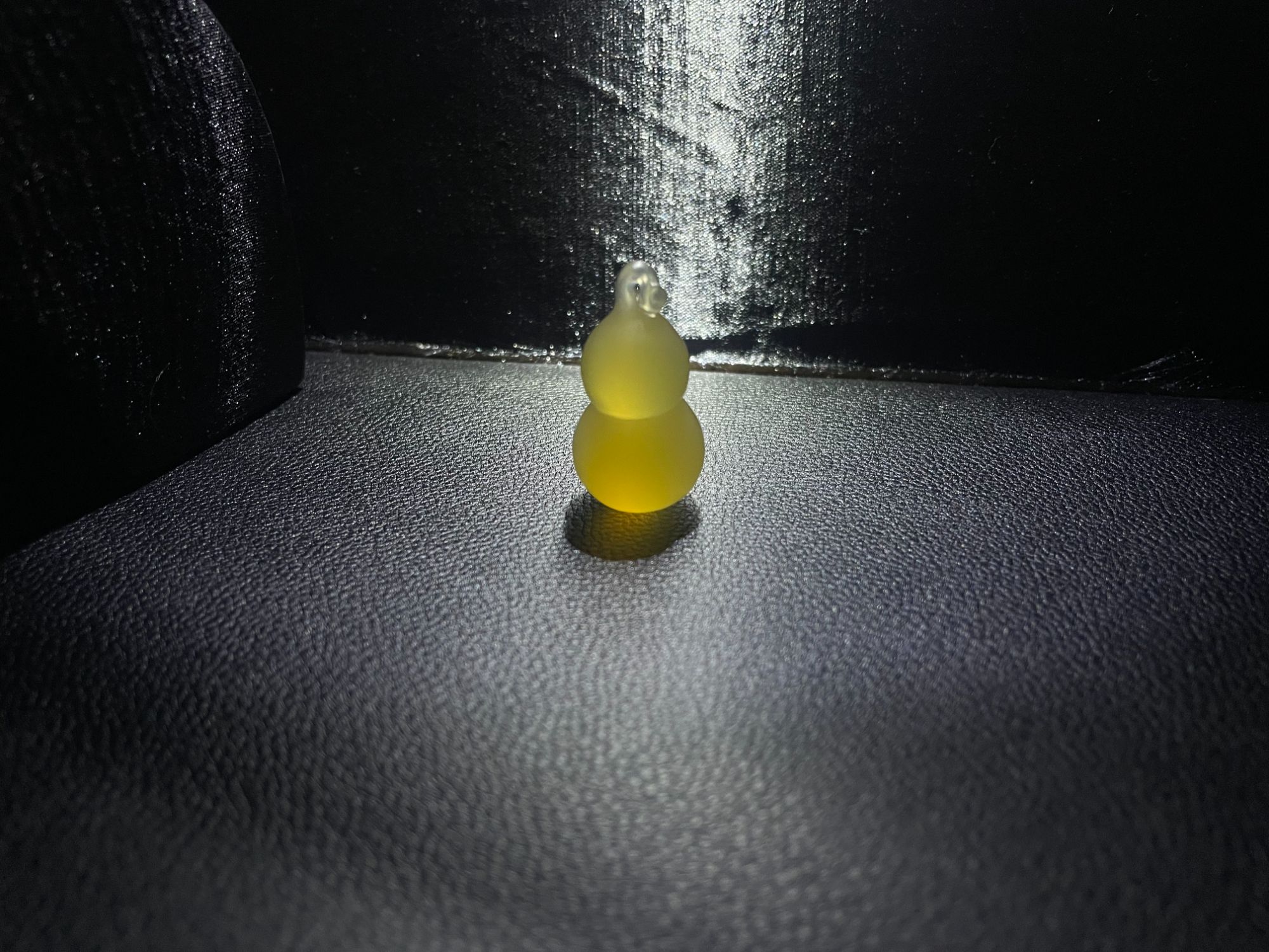 黄玛瑙立体黄色葫芦吊坠 磨砂素款
