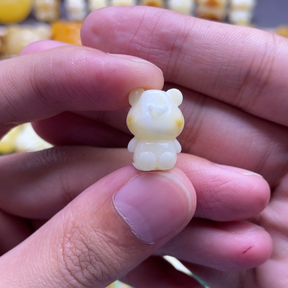 闹***吖琥珀未镶嵌裸石蜜蜡